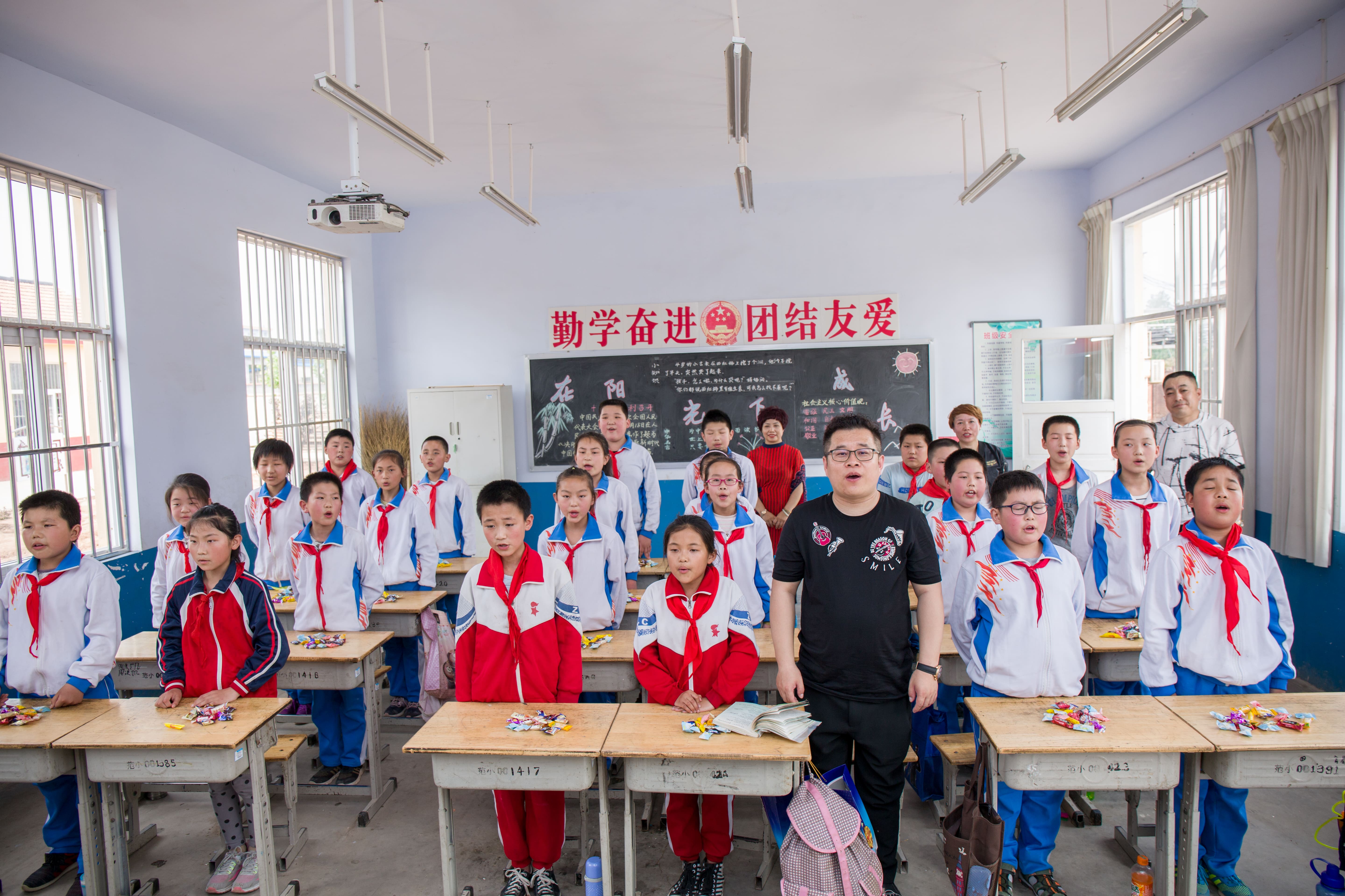 第142所 诸城市贾悦镇范家官庄米兰在线网站鹿永波小学