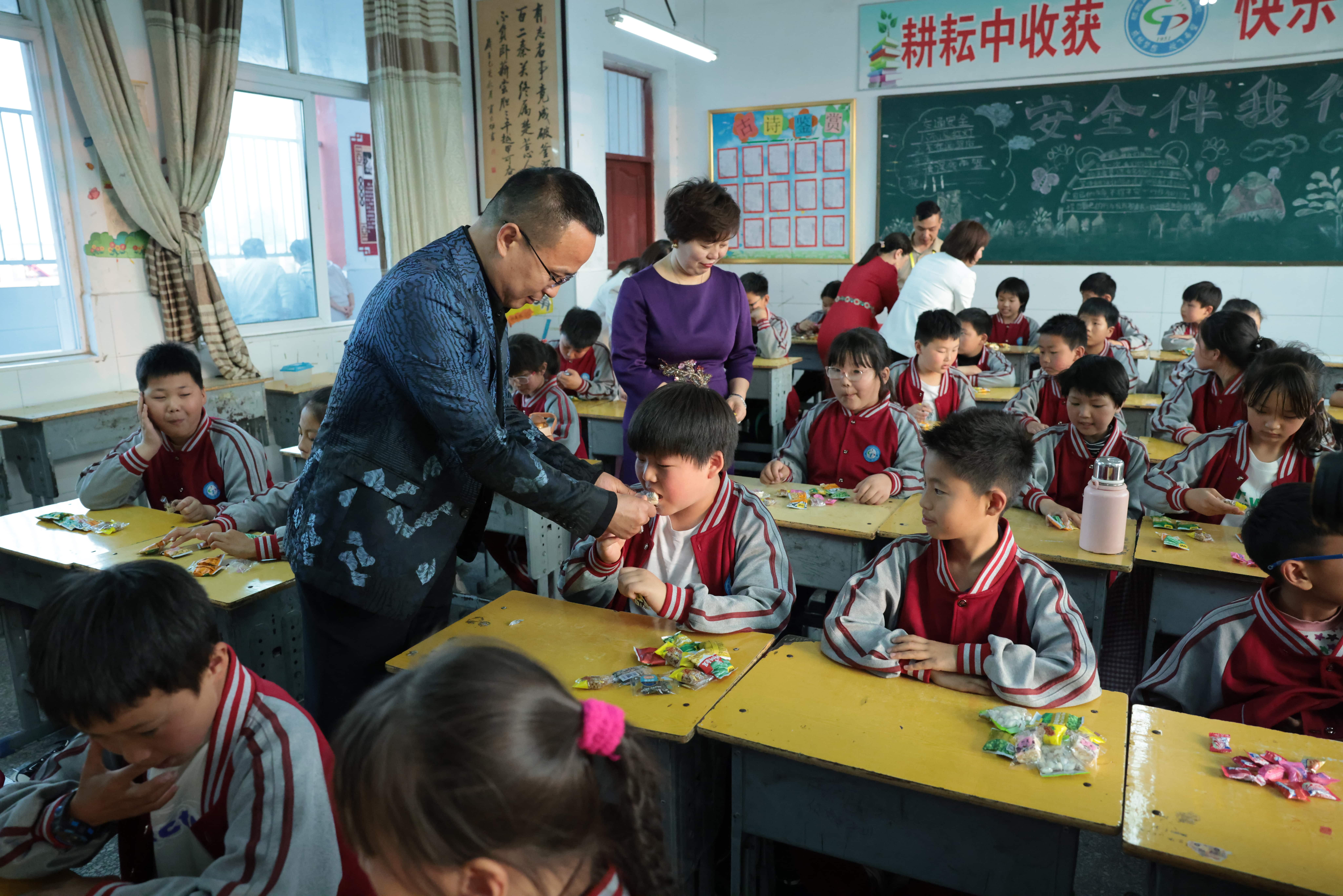 在爱意的“双向奔赴”中丨第249所米兰在线网站公益学校揭牌 在爱意的“双向奔赴”中丨第249所米兰在线网站公益学校揭牌