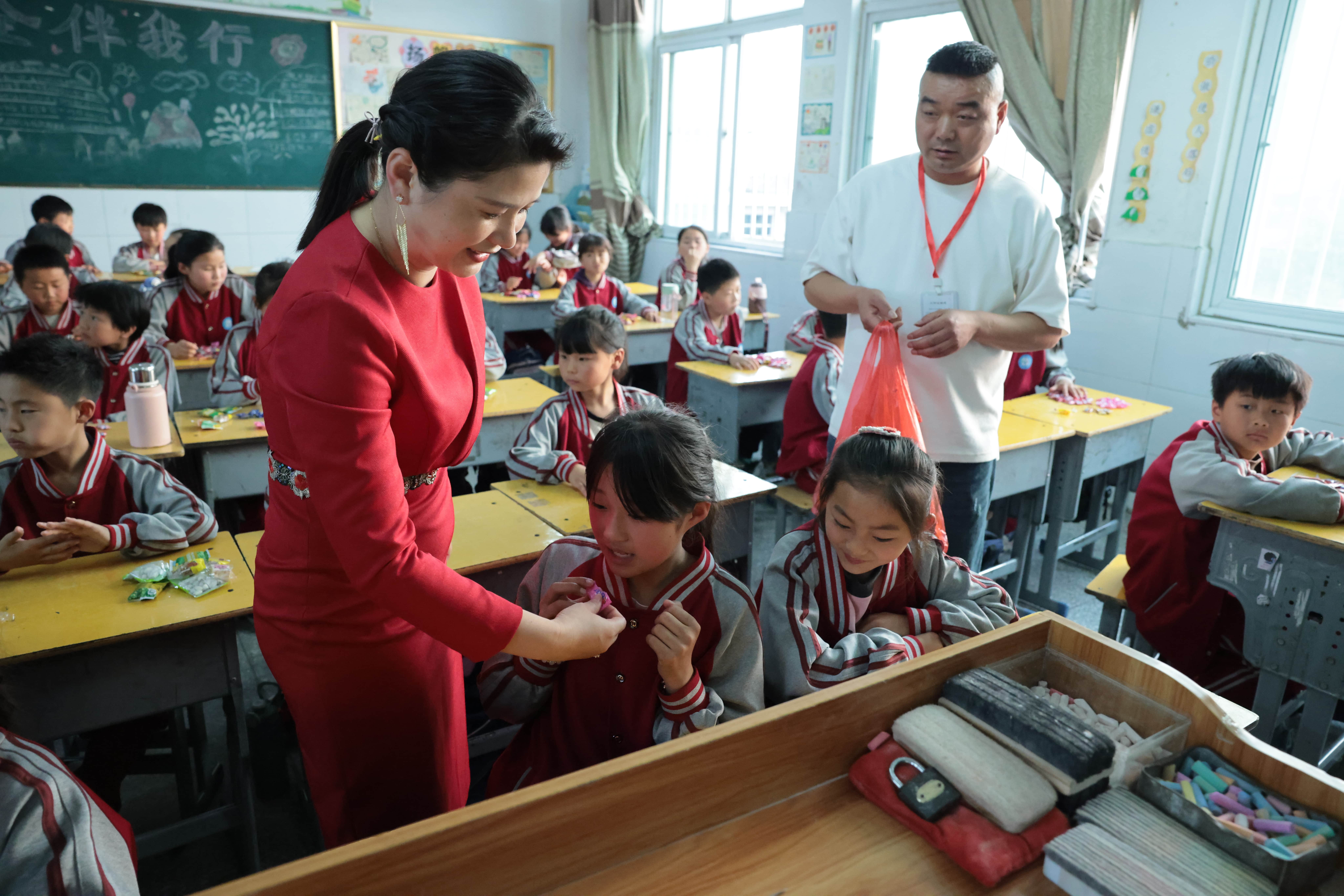 在爱意的“双向奔赴”中丨第249所米兰在线网站公益学校揭牌 在爱意的“双向奔赴”中丨第249所米兰在线网站公益学校揭牌