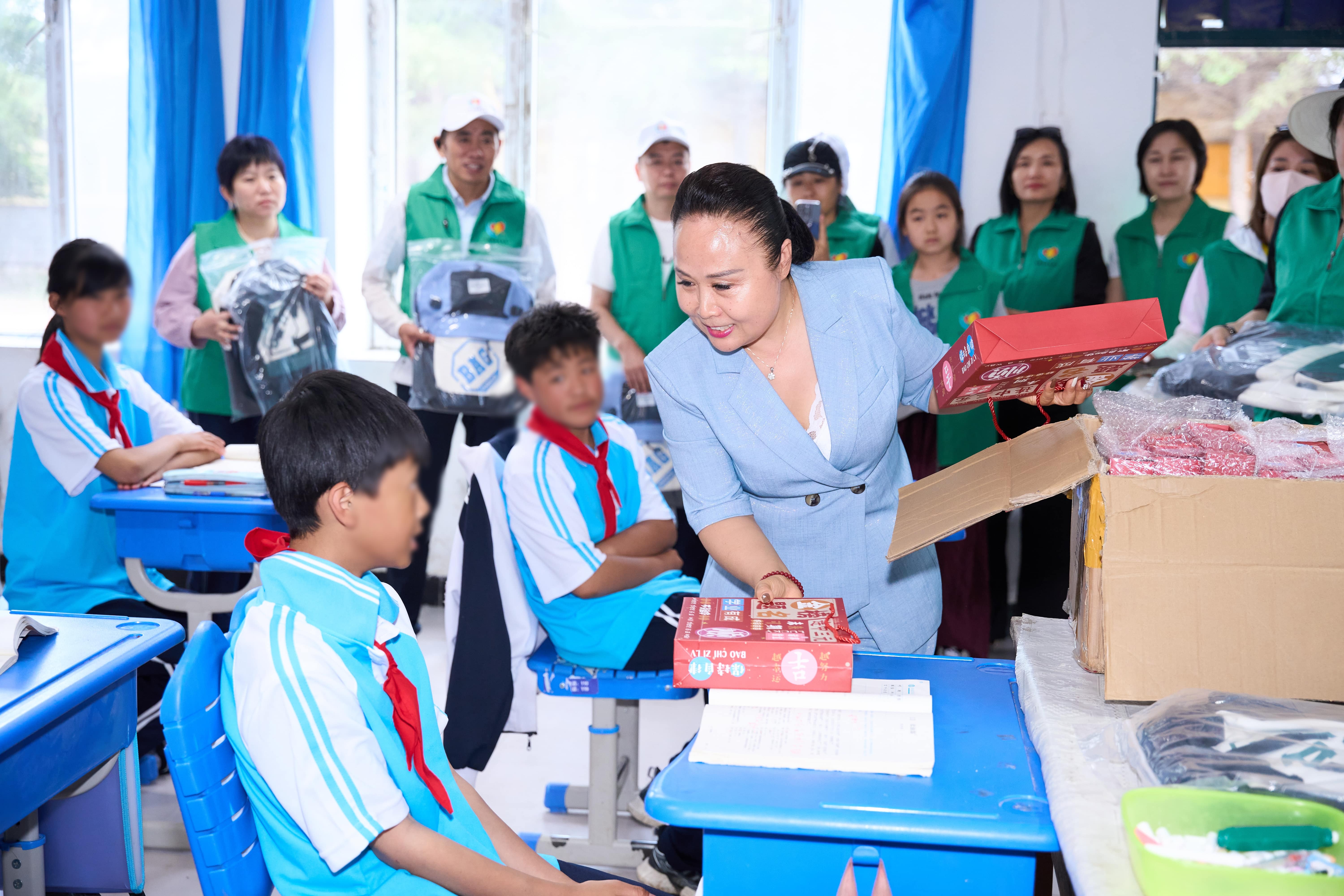 第254所 黑龙江巴彦县黑山镇民乐村米兰在线网站侯玉霞学校