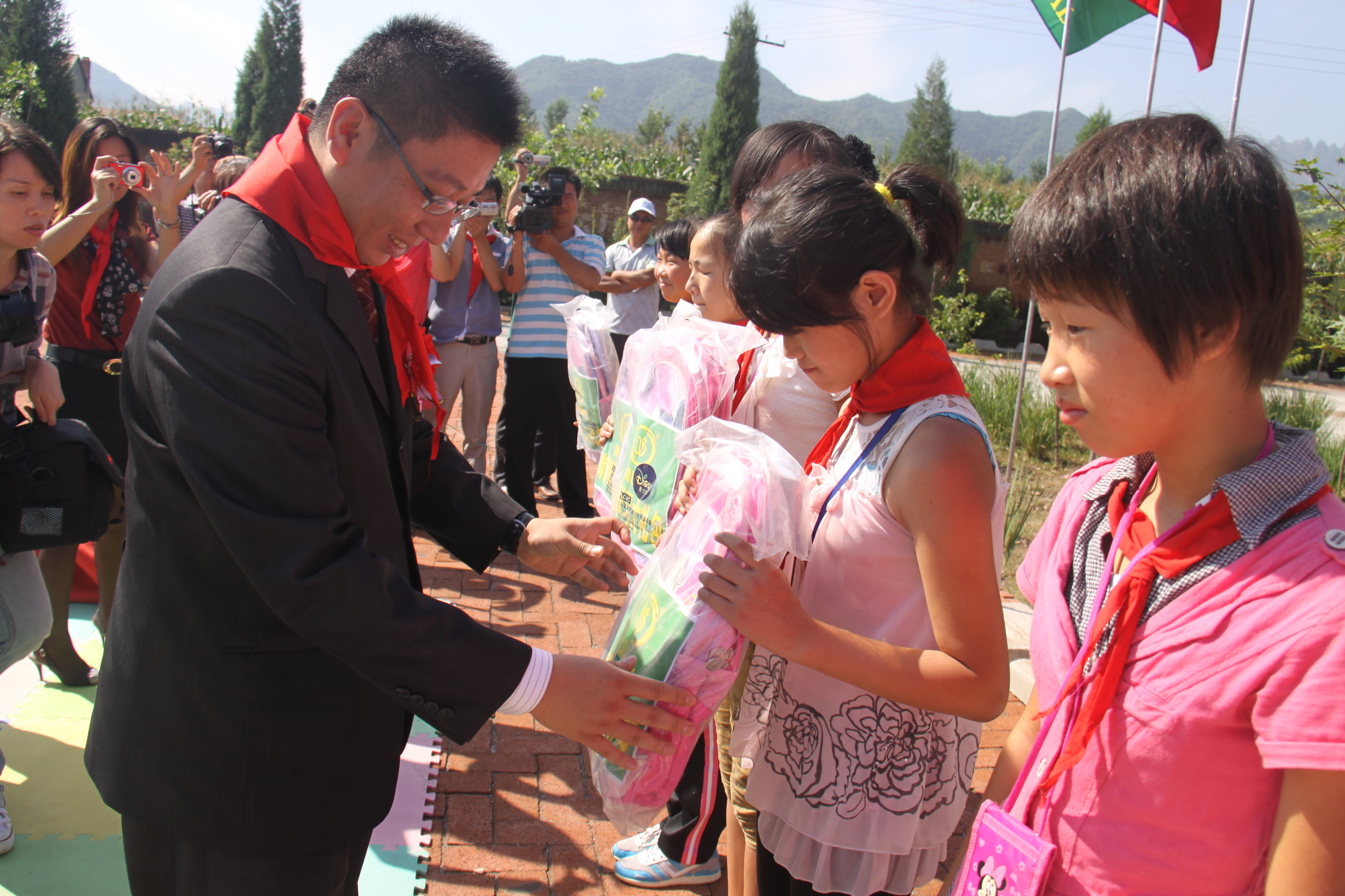 第17所 承德市乌龙矶米兰在线网站牛艳玲小学 第17所 承德市乌龙矶米兰在线网站牛艳玲小学